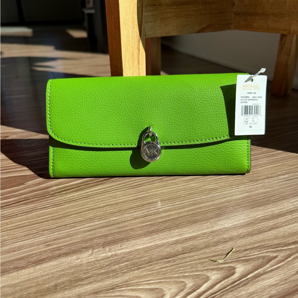 Michael Kors NWT Hamilton Large Leather Continental Wallet - Jungle Green 💚